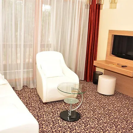 Hotel Erdospuszta Club Fenyves 4*