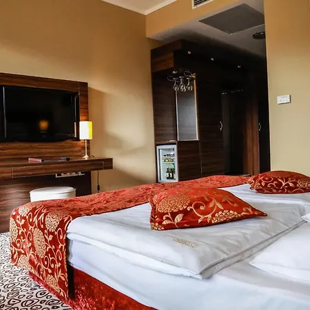 Erdospuszta Club Fenyves 4* Debreţin