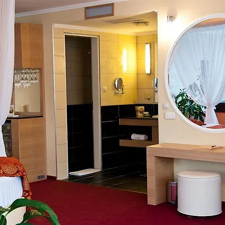 מלון Erdospuszta Club Fenyves דברצן