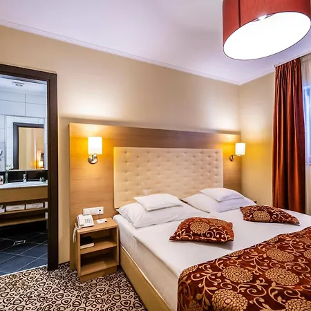 Erdospuszta Club Fenyves 4* דברצן